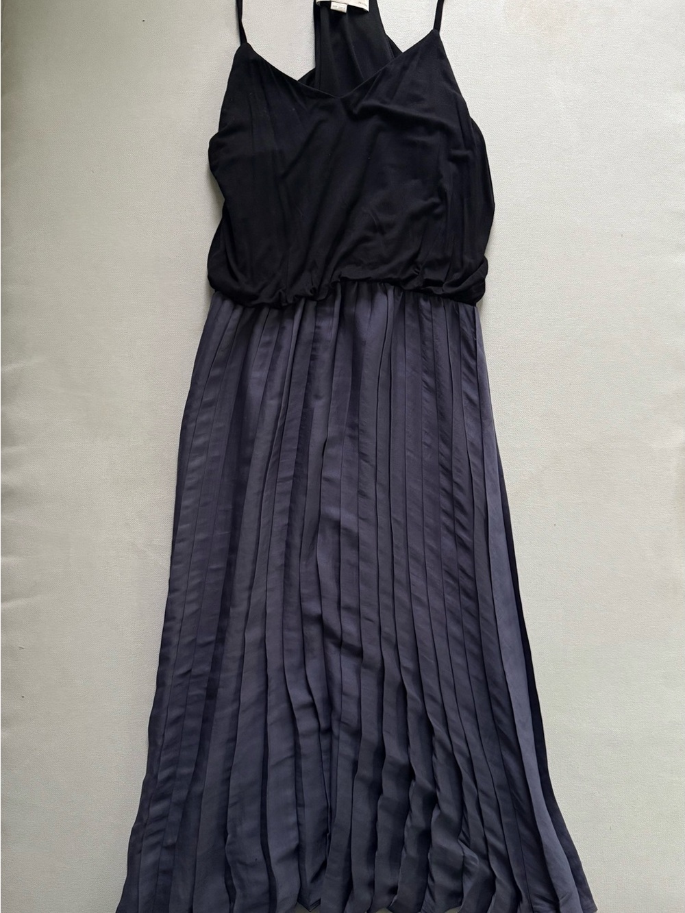Black and violet Pleated Midi Dress with Spaghetti Straps